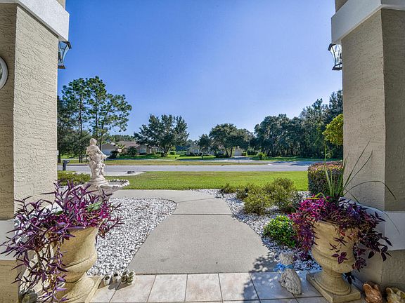3rd image of 47 Lake Diamond Blvd