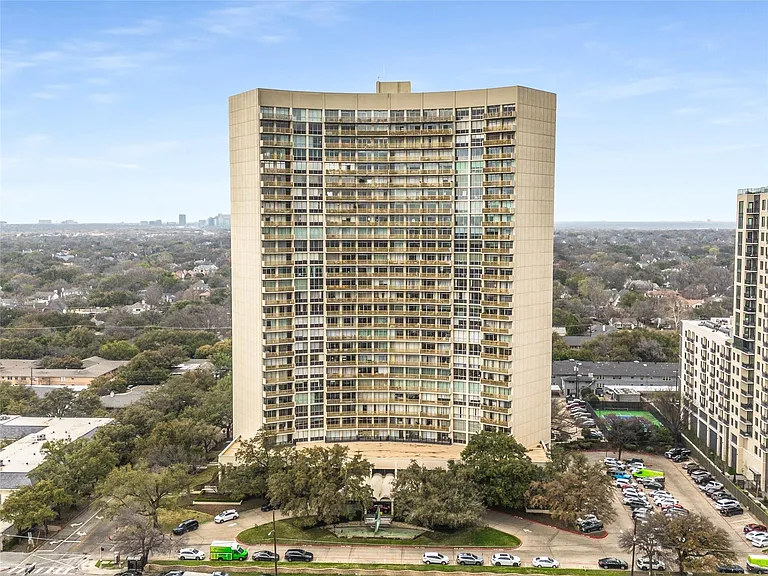 6211 W Northwest Hwy #400 — Photo 33