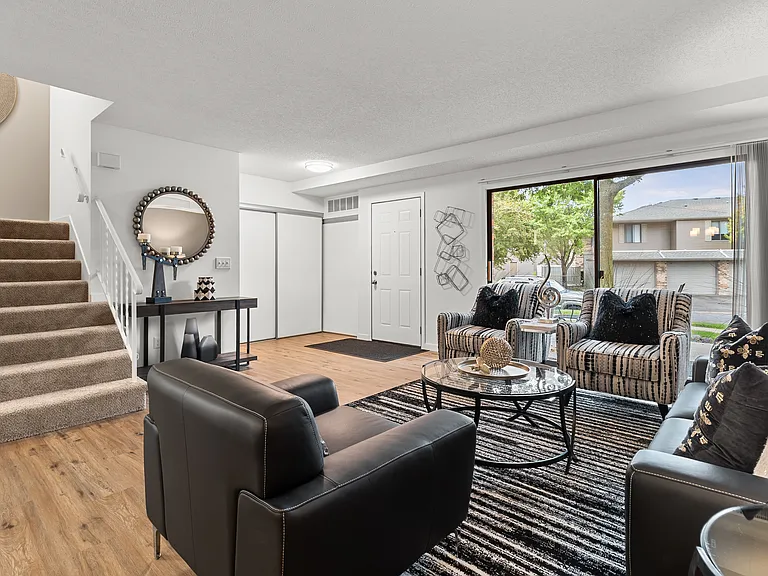 Saddlewood Townhomes — Photo 2