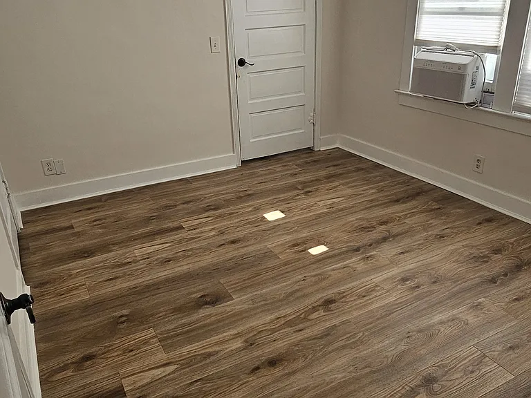 1315 E Broadway — Photo 14