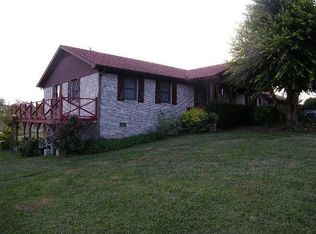 17 Irons And Woods Dr, Beattyville, KY 41311