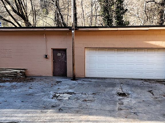 3rd image of 34199 Coal Heritage Rd
