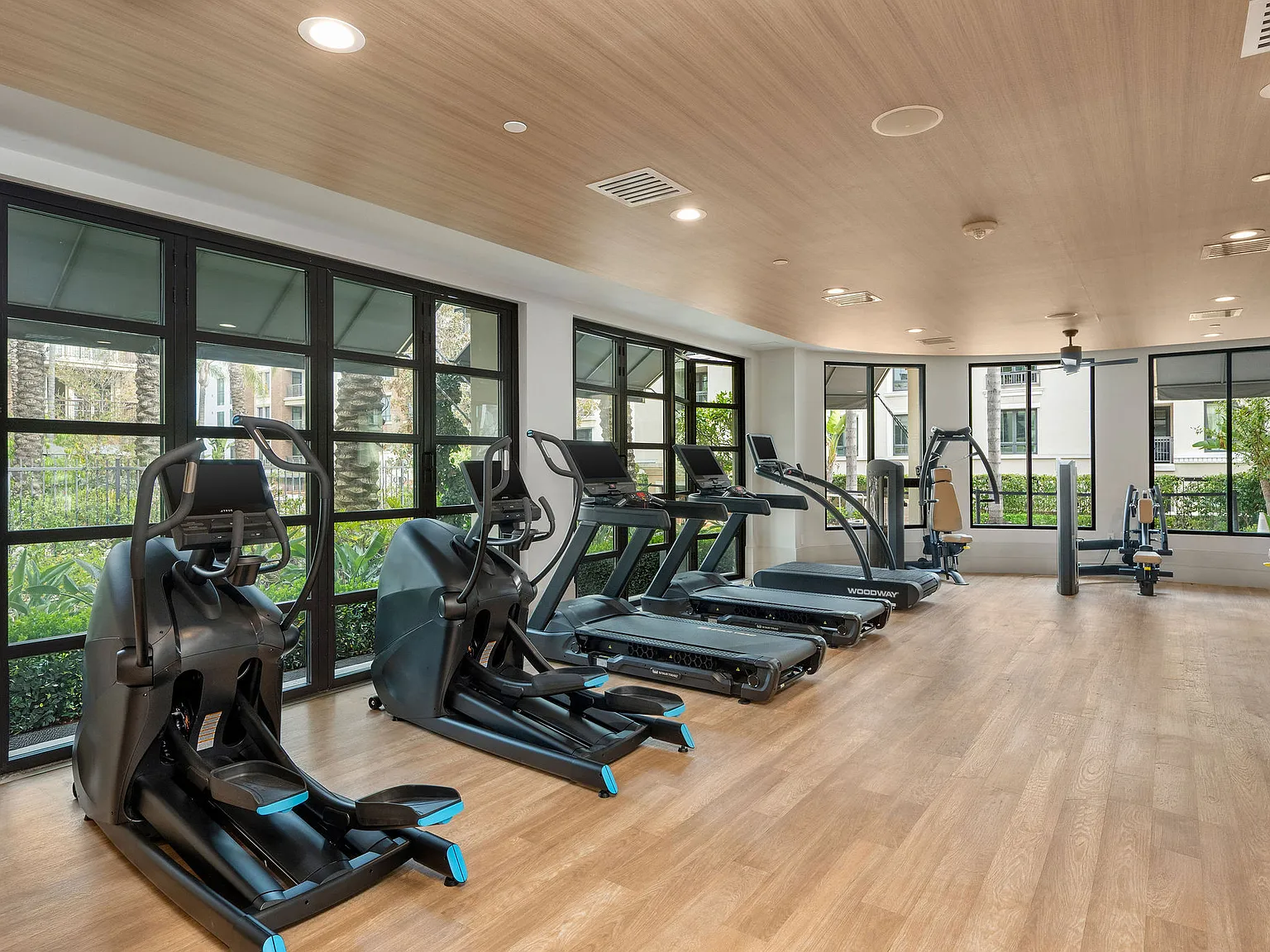 The Americana at Brand Luxury Apartments — Photo 3