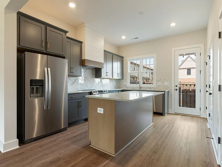 1191 Windsor Dr — Photo 27