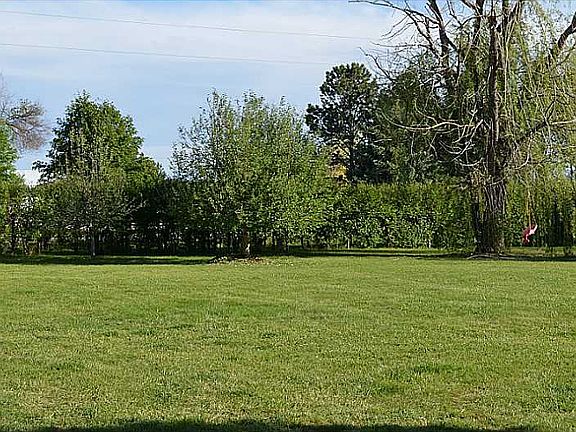 2nd image of 13 Vista Ln