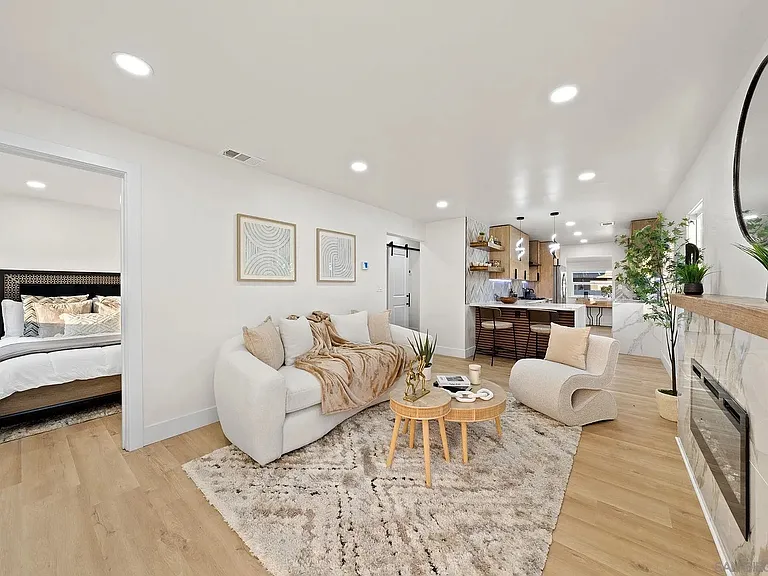 3773 Texas St — Photo 4