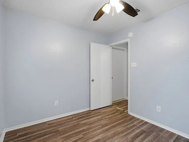 2540 Winter Oak St — Photo 10