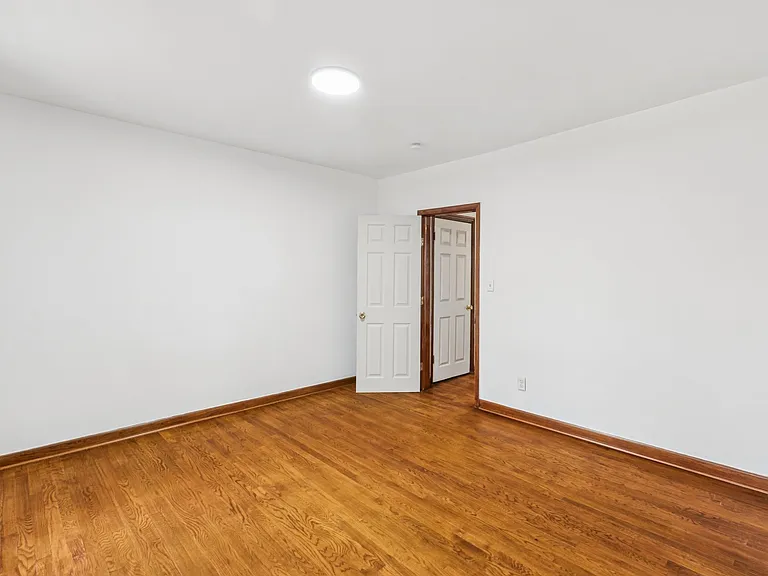 150 E Huntingdon St — Photo 14