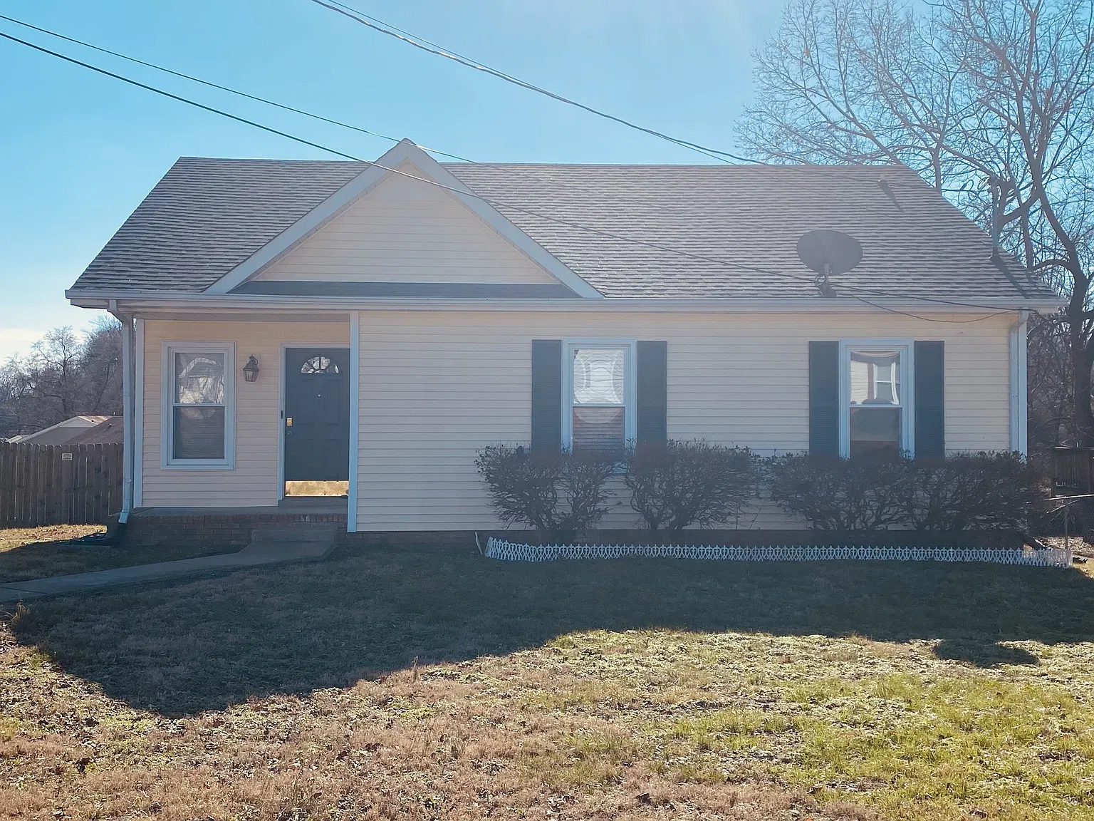 3 bed, 2.0 bath, 1252 sqft, $1,400 — Photo 2