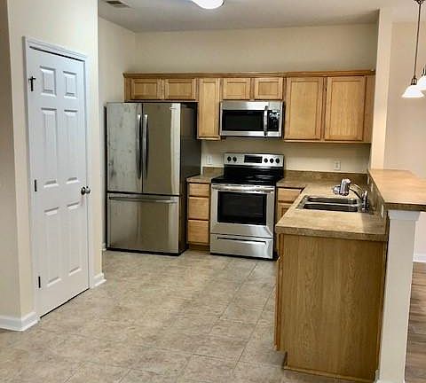2nd image of 630 Canyon Oak Loop
