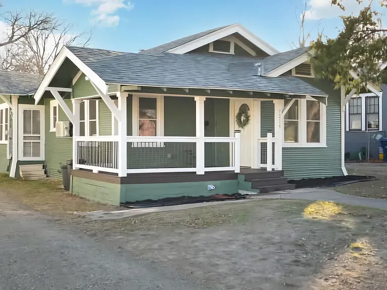 1214 E Drexel Ave — Photo 1