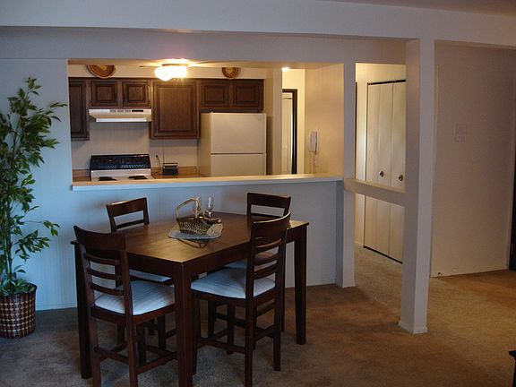 Dining Area/Kitchen