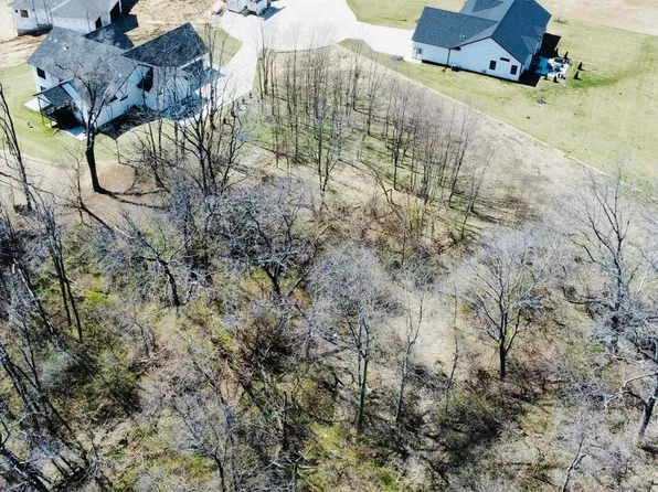 205 Ann Ave, Riverdale, IA 52722
