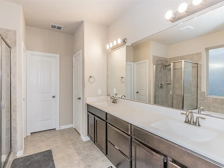 11621 Parade Dr — Photo 20