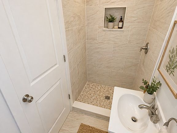 Bathroom Master Bedroom