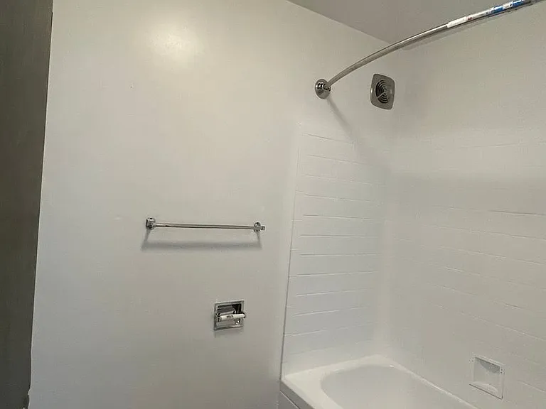 Harvin Apartments — Photo 35