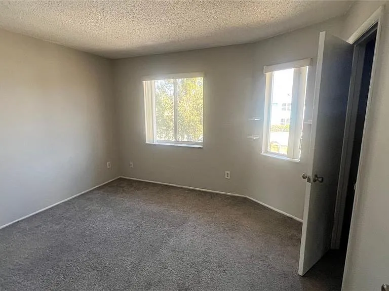 202 Watts Ln #D — Photo 10