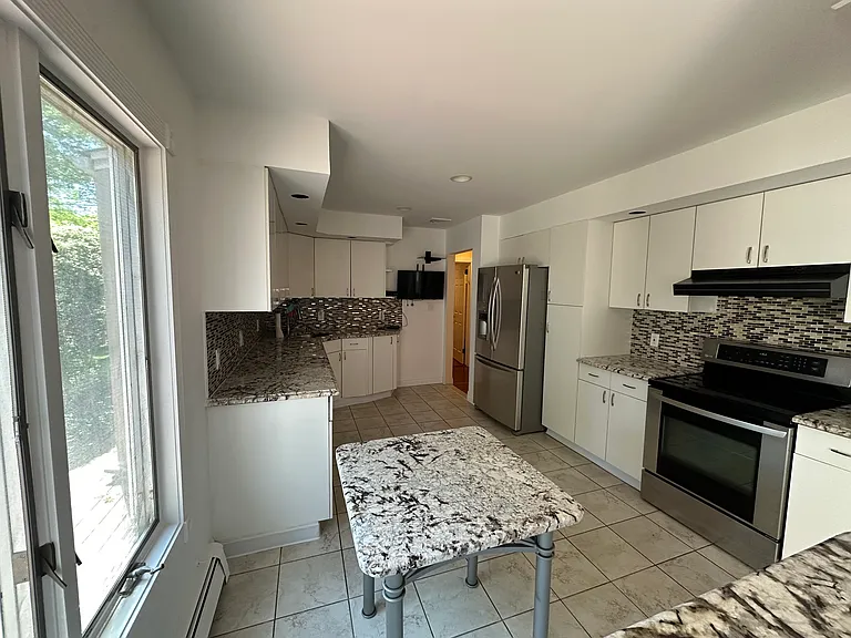 26 Midland Rd — Photo 4