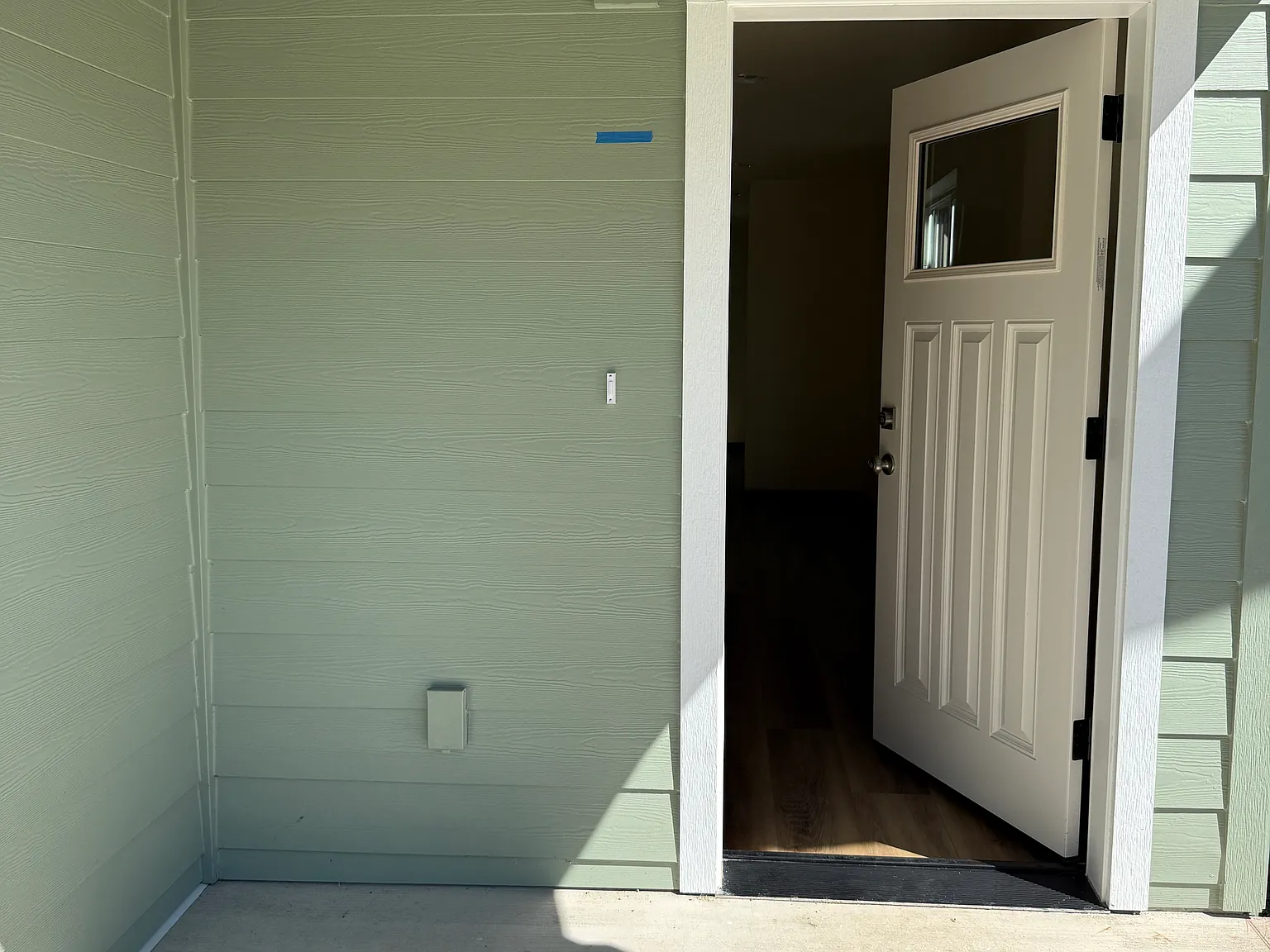 2 bed, 2.5 bath, 1225 sqft, $1,995 — Photo 2