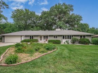 2426 Gilbert Ln, South Saint Paul, MN 55075