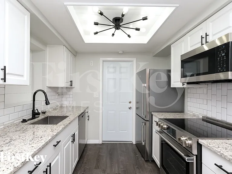 7424 Neva Ln — Photo 5