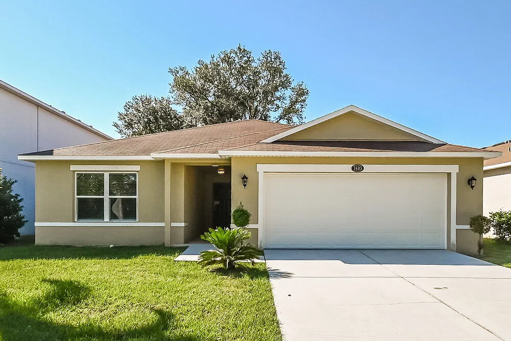 4 bed, 2.0 bath, 1728 sqft, $3,670 — Photo 1