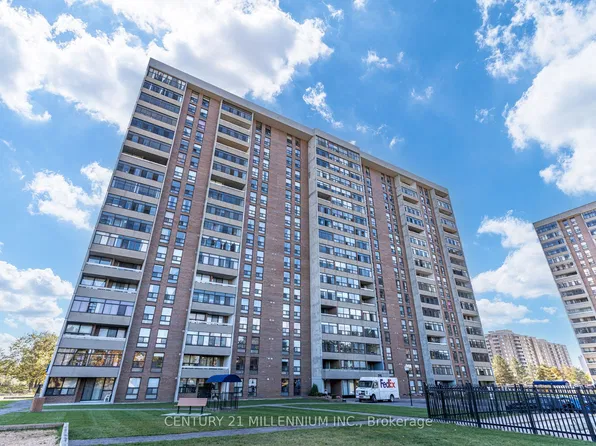 25 Kensington Rd #1905, Brampton, ON L6T 3W8