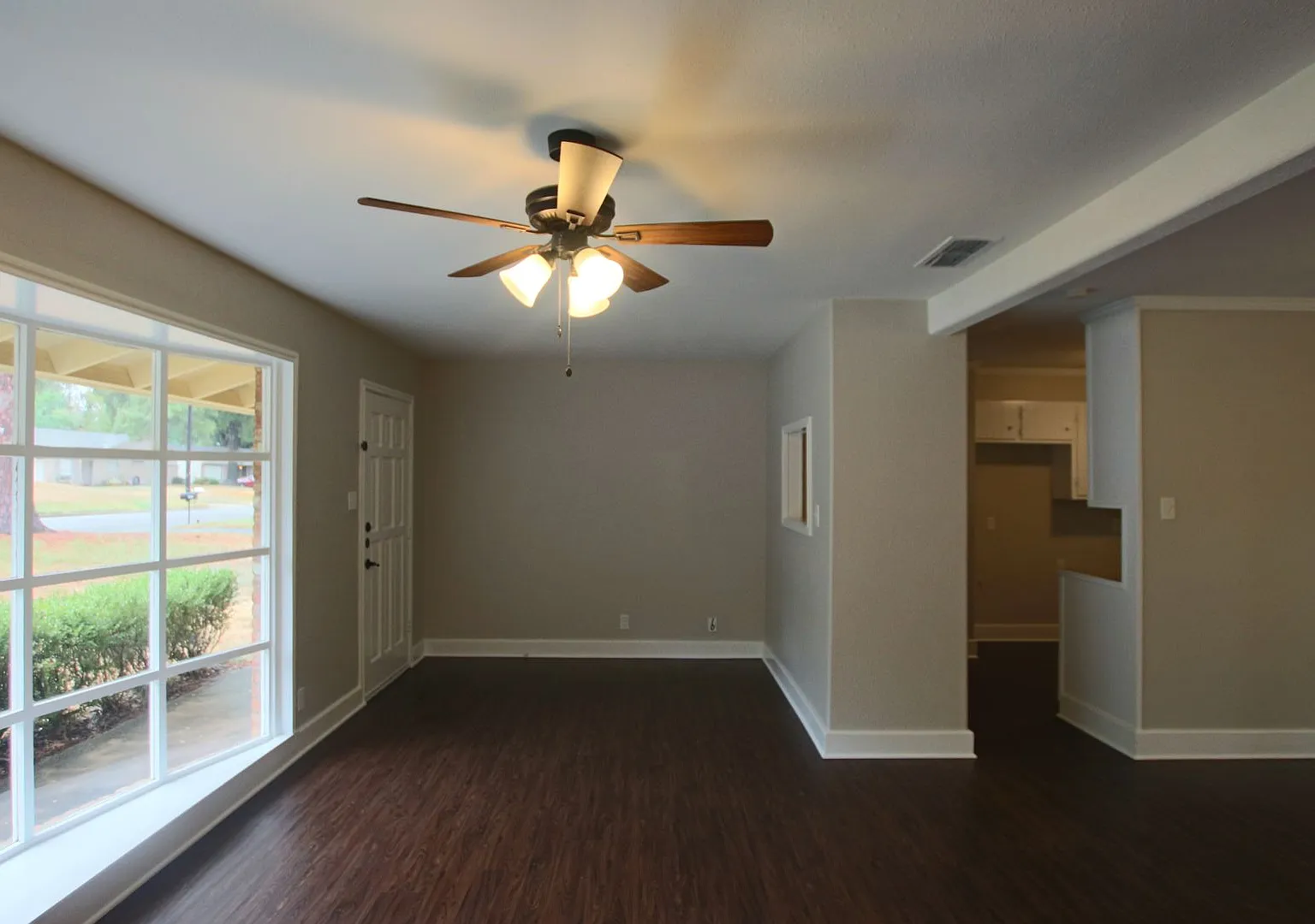 Coming Soon! Beautiful 3 Bedroom, 2 Bathroom Home in Tyler! — Photo 4