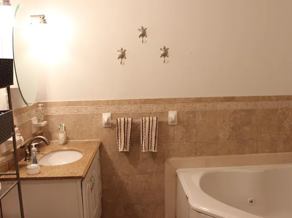 210 Adams Street image 8 of 11