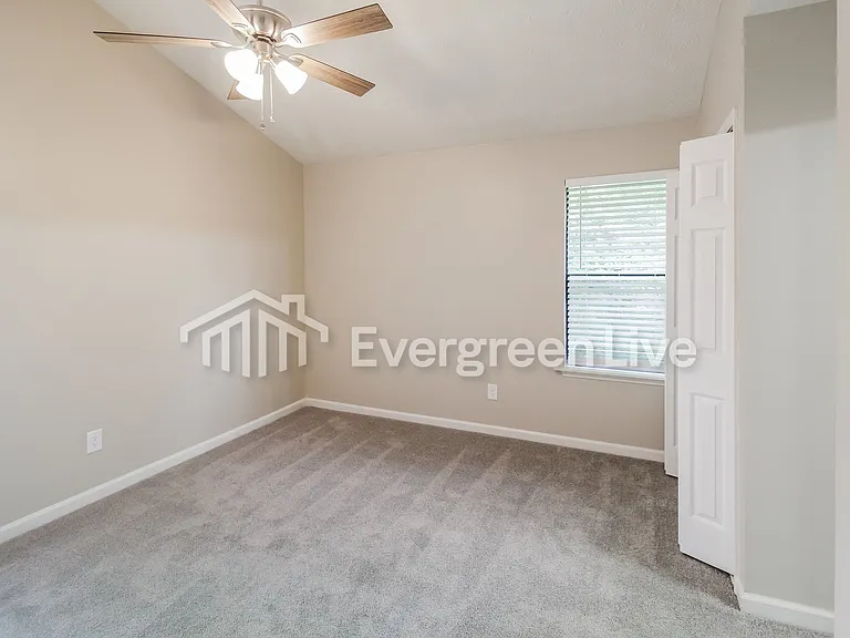 2613 Laurel View Dr — Photo 10