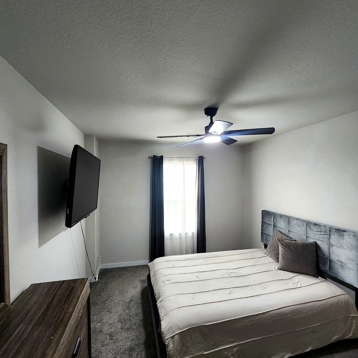 6 bed, 2658 sqft, $800 — Photo 2