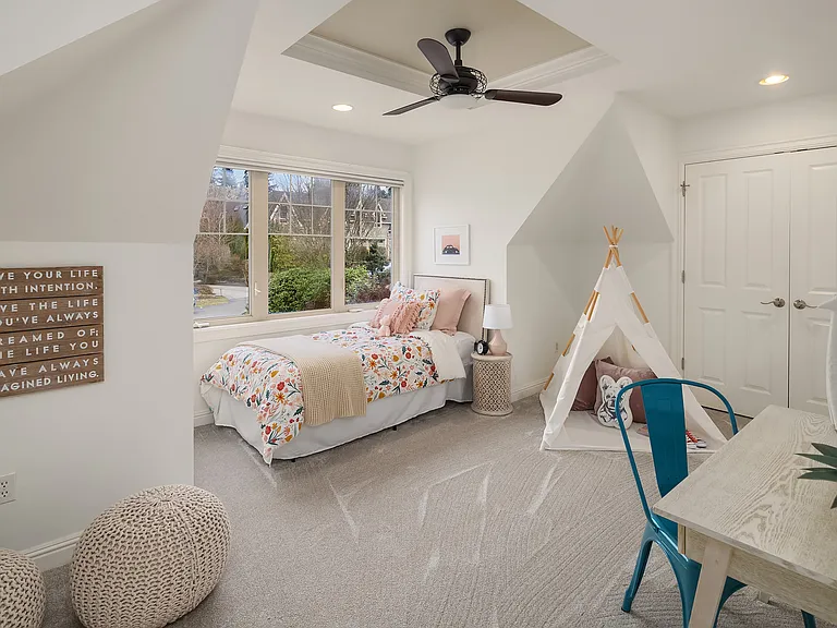 Bedroom 5 on second floor with en suite bath
