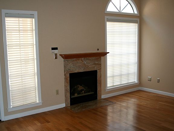 2nd image of 709 Woodside Way APT D