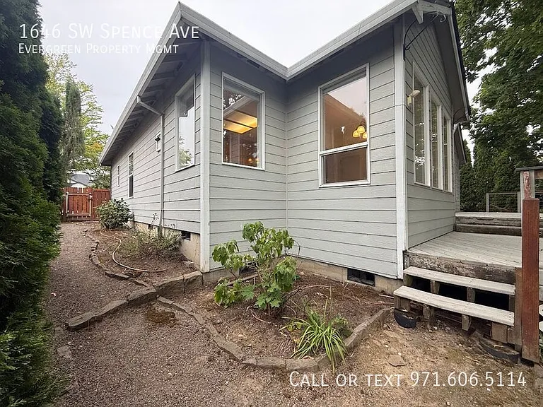 1646 SW Spence Ave — Photo 36