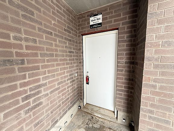 4th image of 40 Palace St #L8