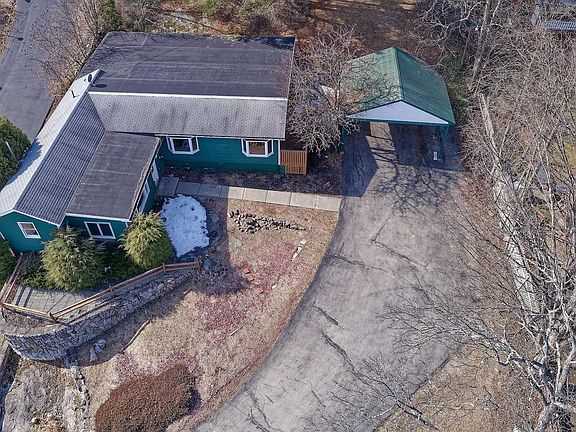 3rd image of 3023 Lake Shore Dr