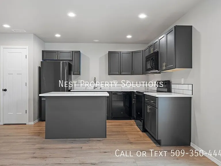 338 W 6th St — Photo 9