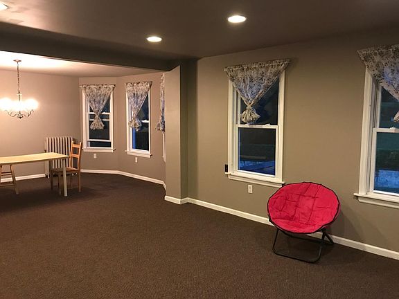 Living/dining combine