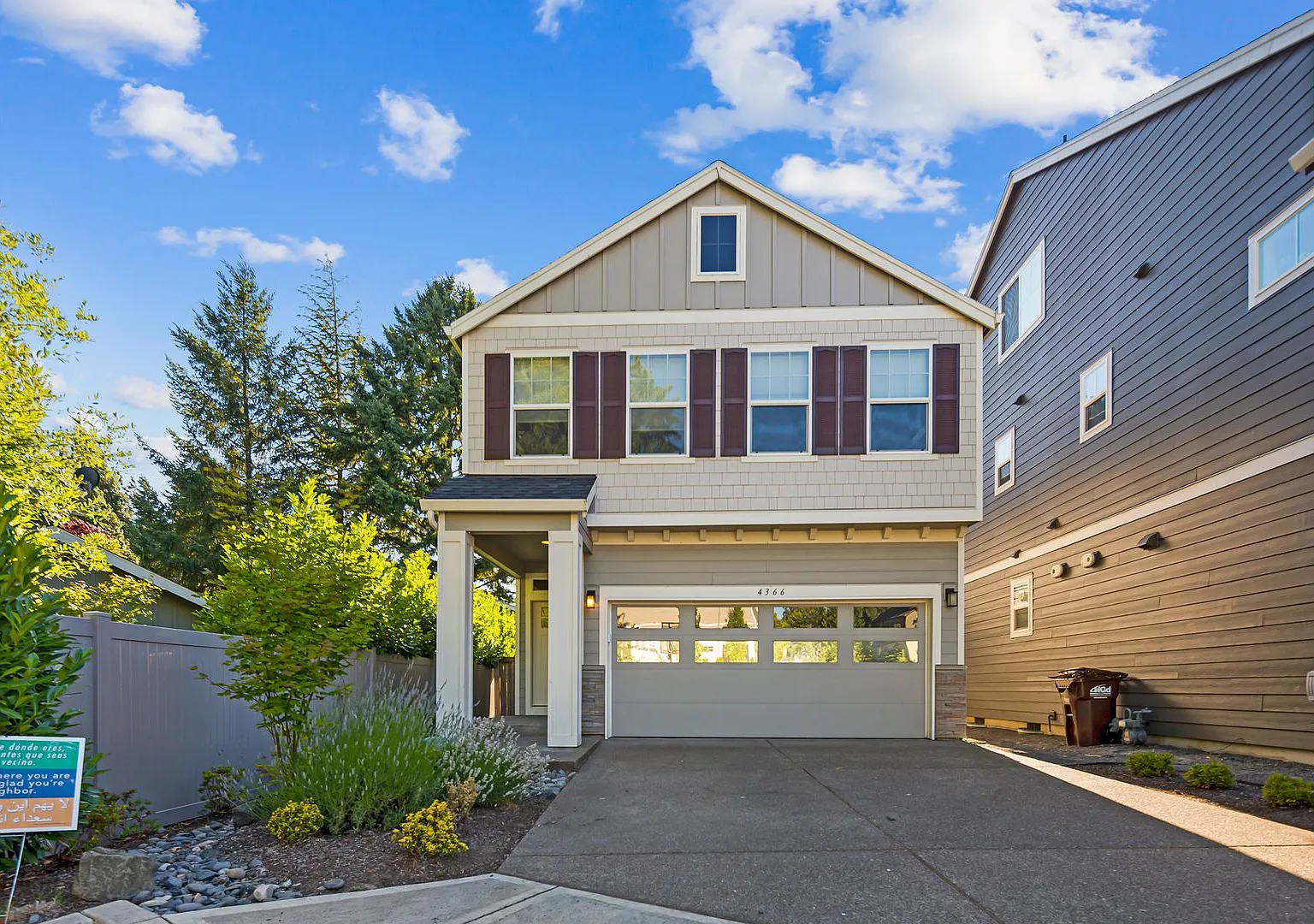 Stunning 3bd/2.5bath 2 Car Garage Fenced Yard W/Gazebo Home In The Heart Of Hillsboro! — Photo 2