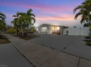 9545 SW 165th Ter, Miami, FL 33157