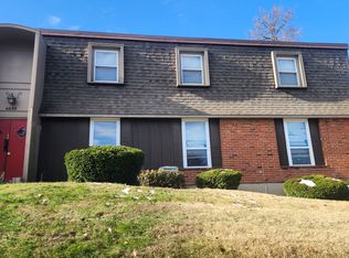 6655 Blossomwood Dr, Florissant, MO 63033