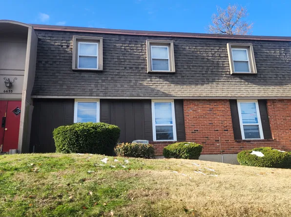 6655 Blossomwood Dr, Florissant, MO 63033