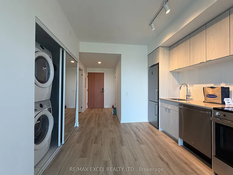 1660 Bloor St W #1013 — Photo 16