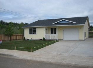 11 E 4th St, Lowell, OR 97452