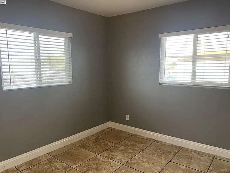 1723 Linden Ave — Photo 23