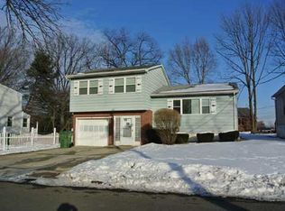 19 Manning St, Edison, NJ 08817