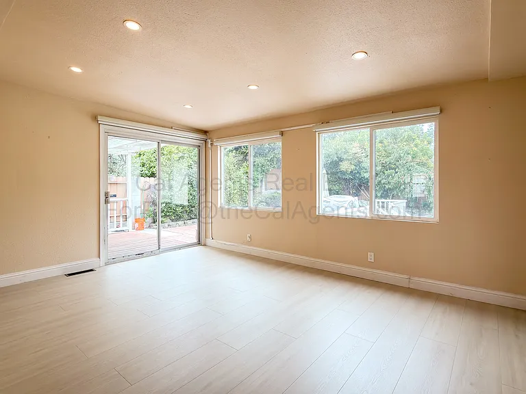 23940 Carmelita Dr — Photo 5