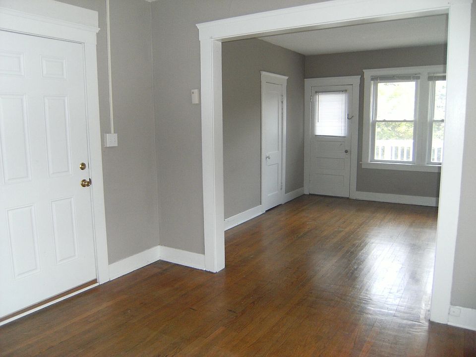 Living Room/Dining Room