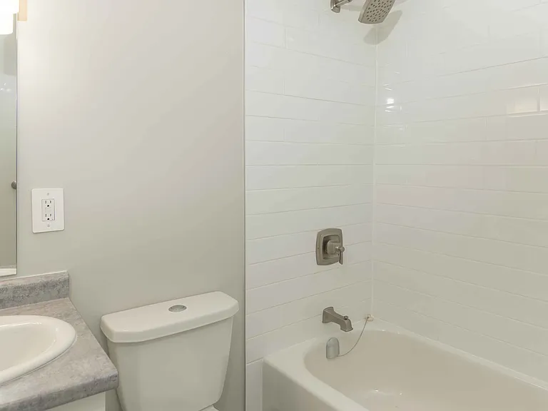 176 Vidal St S — Photo 19