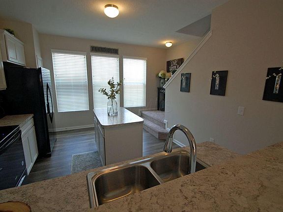 5th image of 361 Laurel Creek St